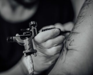 Rewolucja w pielęgnacji tatuażu: Second Skin – wszystko, co musisz wiedzieć